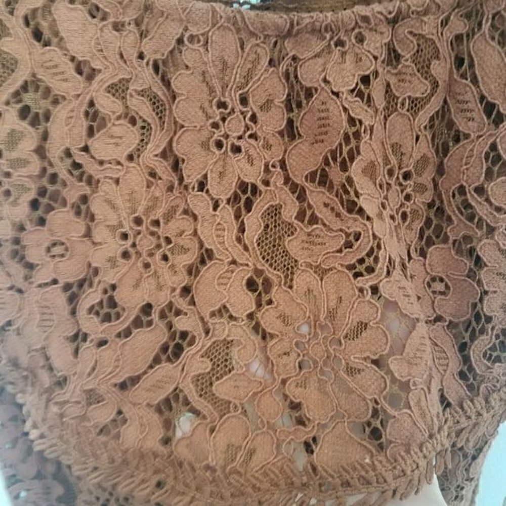 NSR Lace off shoulder midi dress cinnabar med - Picture 12 of 13